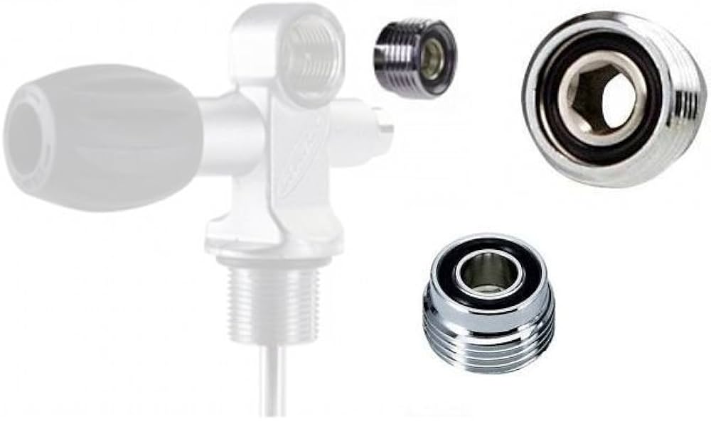 Адаптер ввертный DIN/YOKE (латунь)