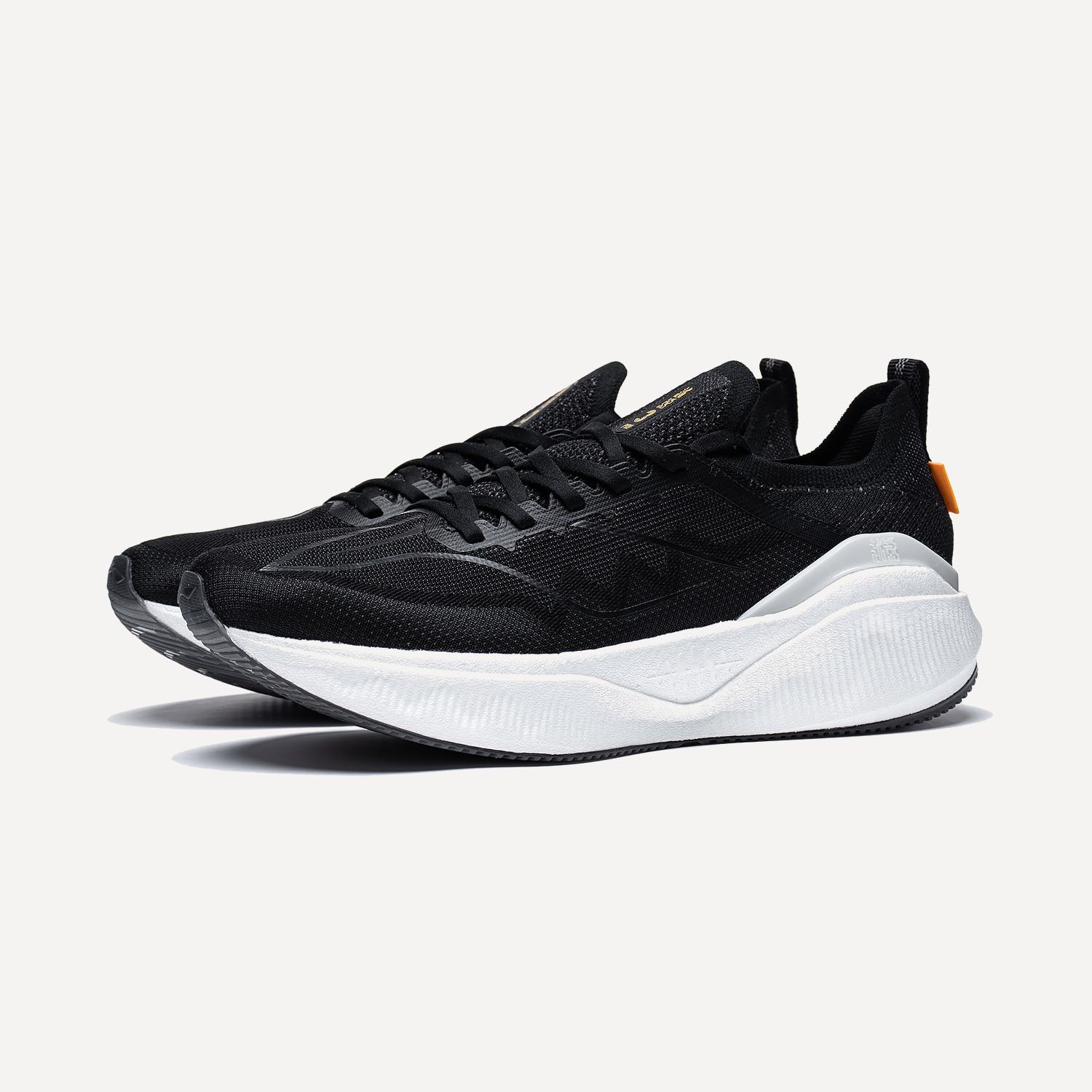 Кроссовки YUEYING 3 PRO (RU 41 USm 9 СМ 26.5; Black) Кроссовки YUEYING 3 PRO (RU 41 USm 9 СМ 26.5; Black)