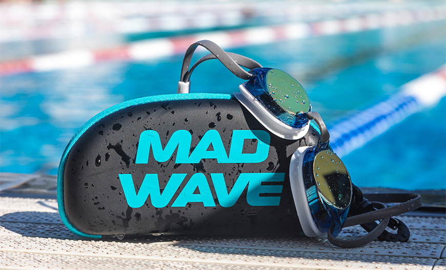 Футляр для плавательных очков MAD WAVE (голубой)