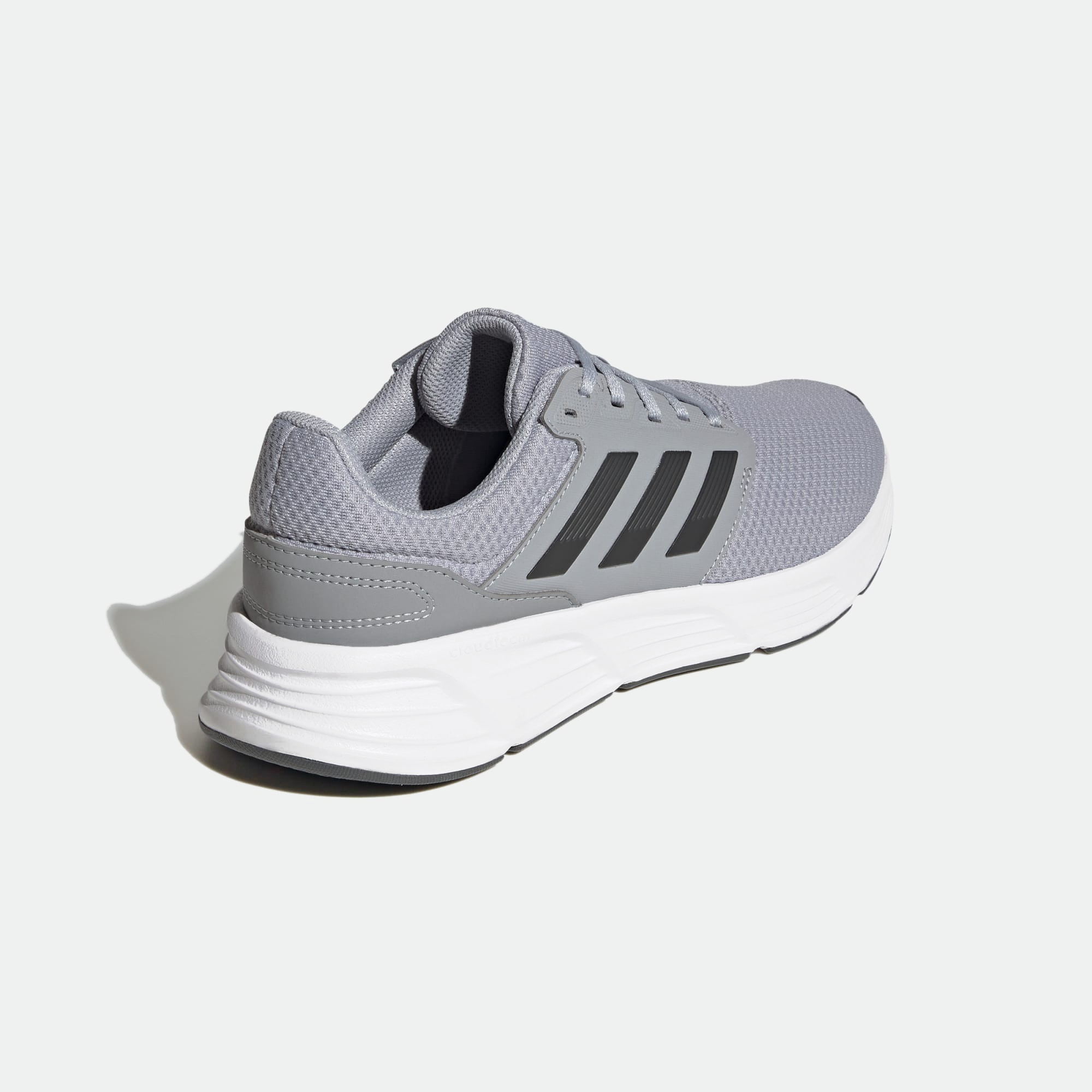 Кроссовки GALAXY 6 M (RU 43 UK 10.5 USm 11 СМ 28; halo silver/carbon/footwear white) Кроссовки GALAXY 6 M (RU 43 UK 10.5 USm 11 СМ 28; halo silver/carbon/footwear white)