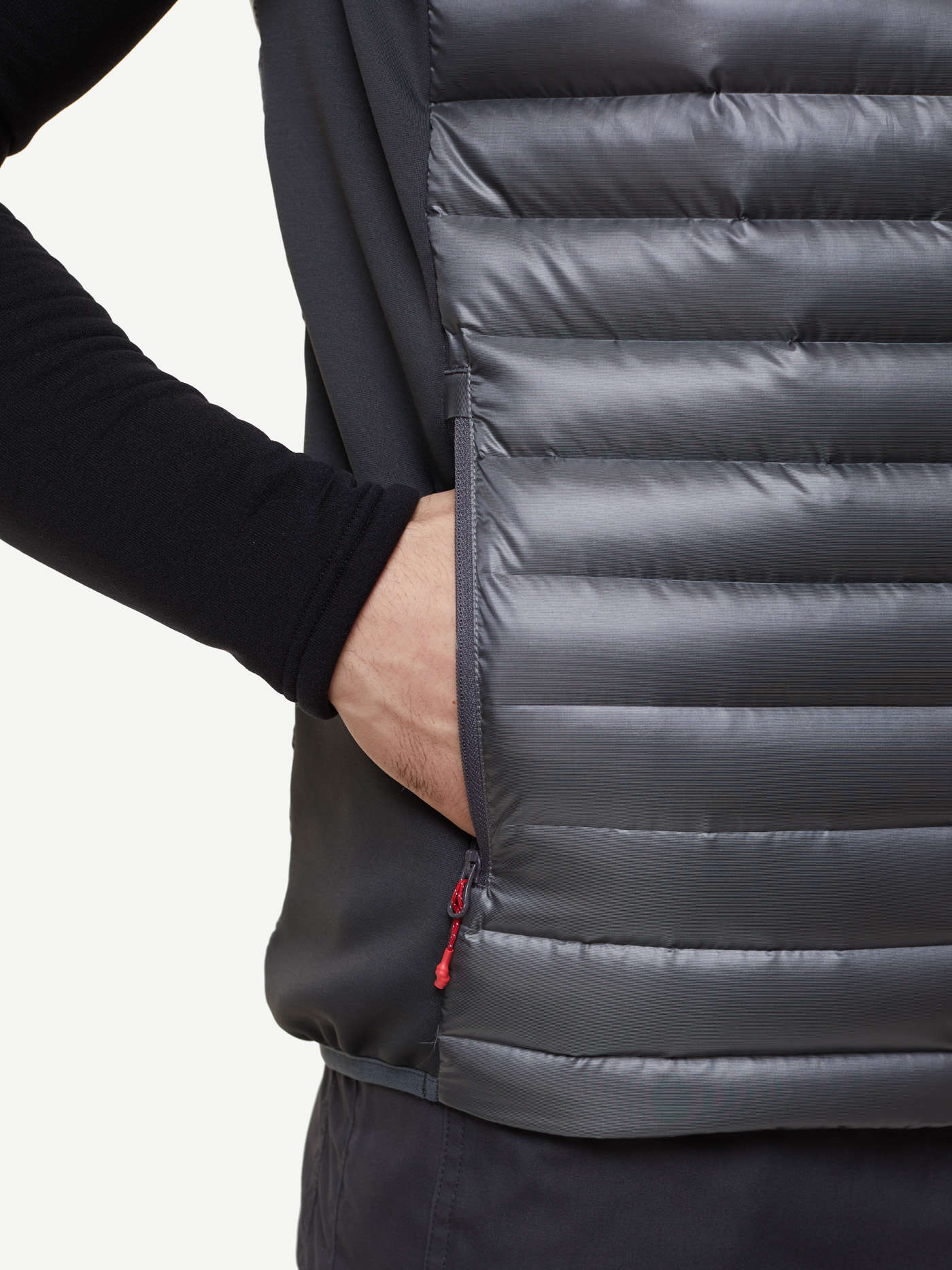 Жилет пуховой BASK Chamonix Lignt Vest (unisex; 52; Серый) Жилет пуховой BASK Chamonix Lignt Vest (unisex; 52; Серый)