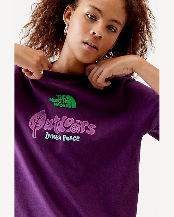 Футболка TNF W S/S Outdoors Together Tee (Женский; S; BlackCurrant Purple OTGraphic)